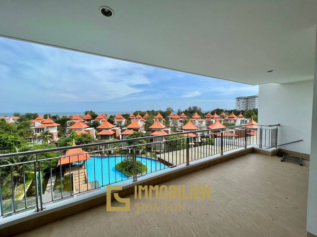 Boathouse: 2 Bedroom Condo With Sea View