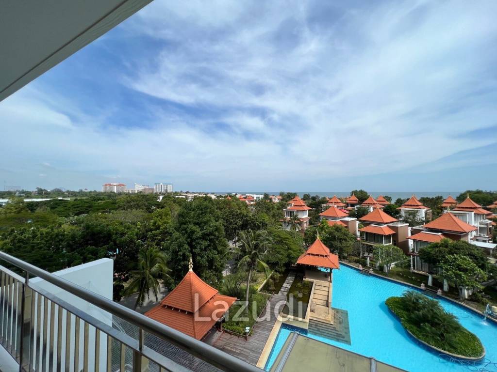 Boathouse: 2 Bedroom Condo With Sea View