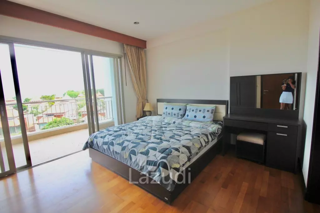 Boathouse: 2 Bedroom Condo With Sea View