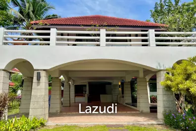 Palm Beach Village: 4 Bedroom Villa