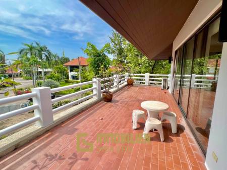 Palm Beach Village: 4 Bedroom Villa