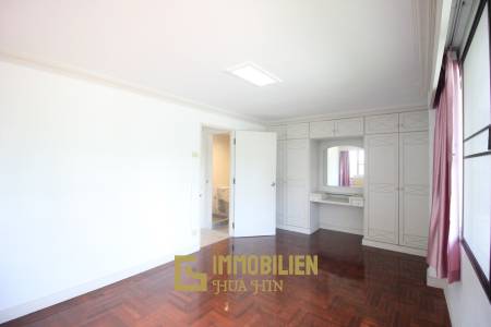 1,034 qm 4 Bett 5 Bad Villa Für Verkauf