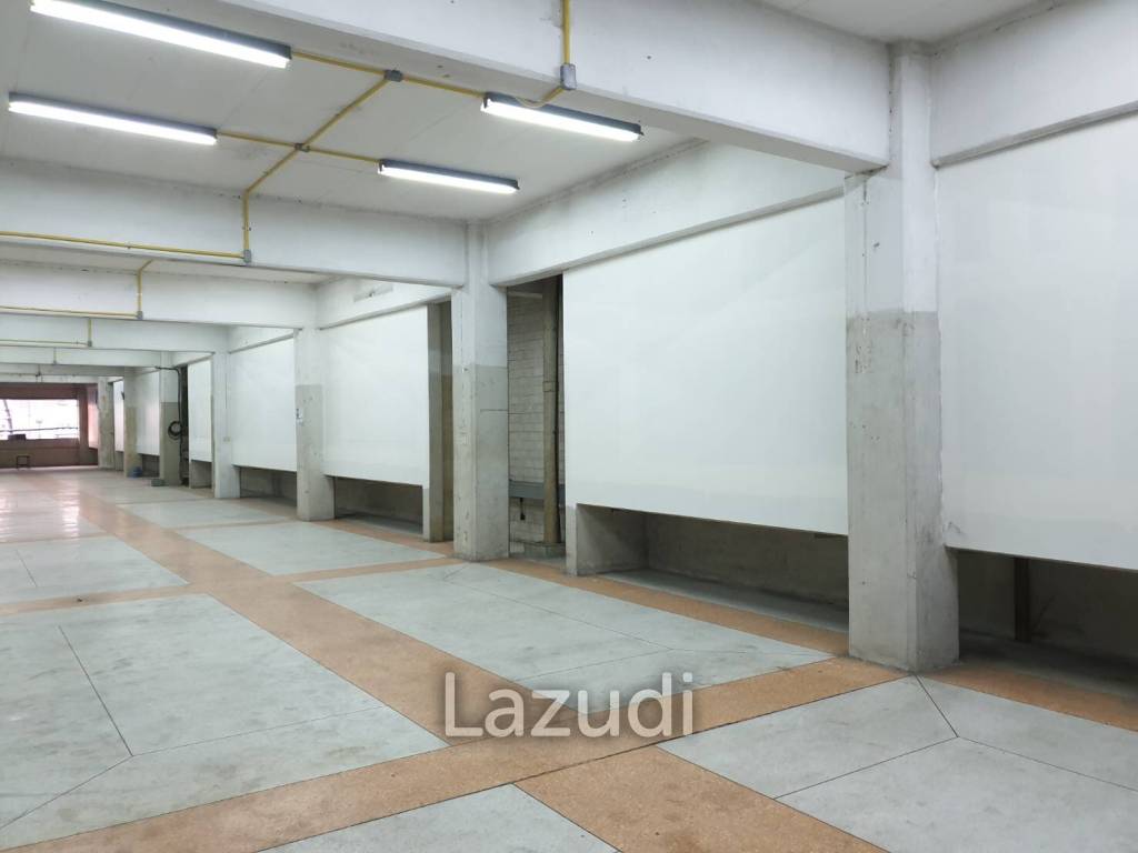 7-storey building, 5000 sqm, near BTS Bearing.