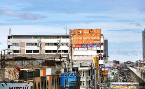 7-storey building, 5000 sqm, near BTS Bearing.