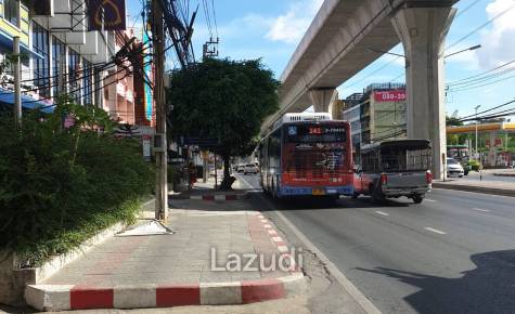 7-storey building, 5000 sqm, near BTS Bearing.