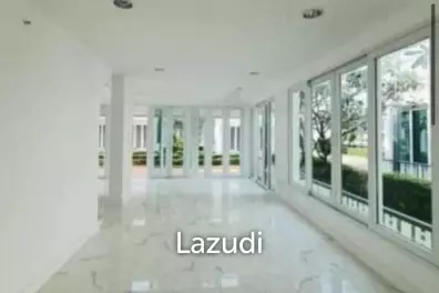 Modern Beachfront 3 Bed Villa