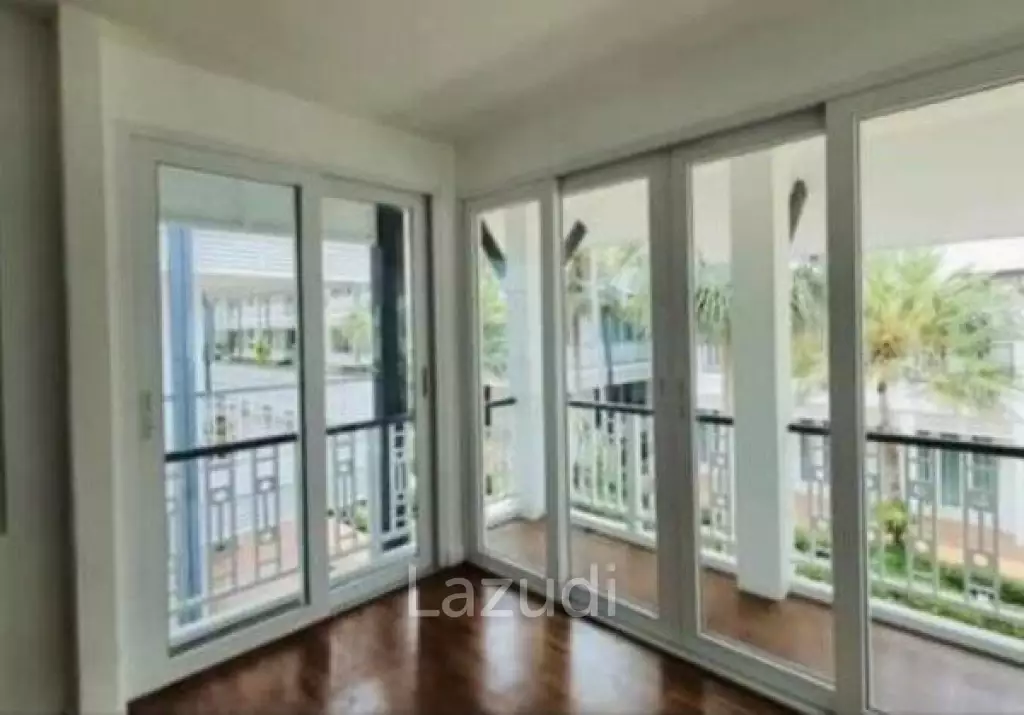 Modern Beachfront 3 Bed Villa