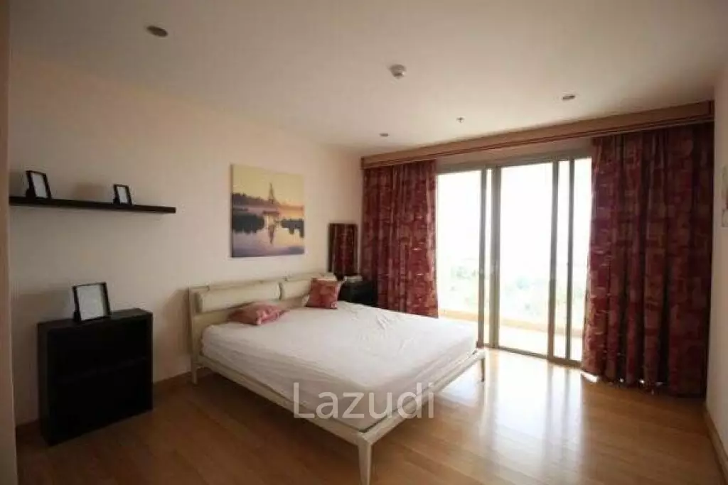 Luxury 4 Bed Penthouse condo