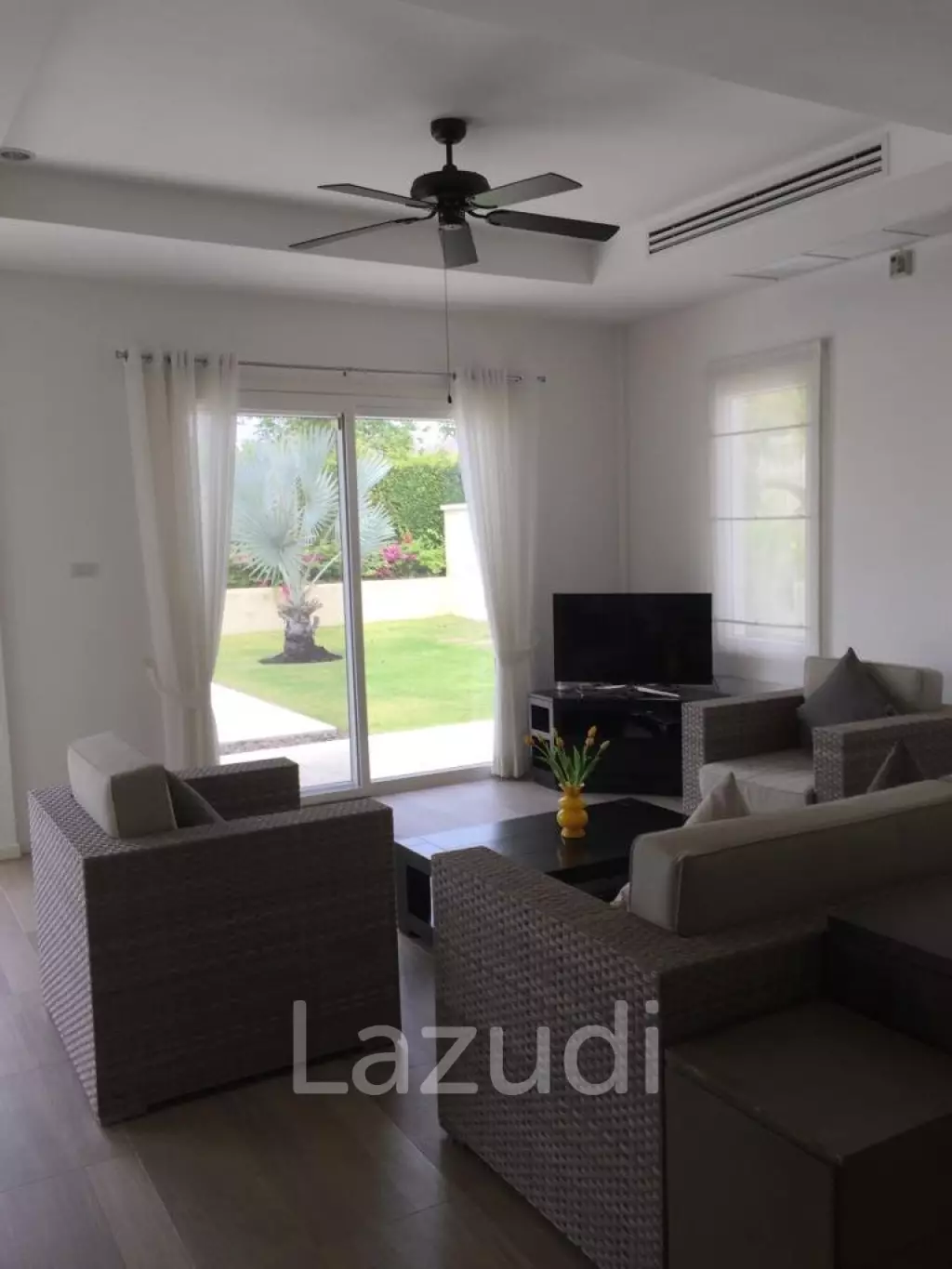 The View: Beautiful 3 Bedroom Pool Villa