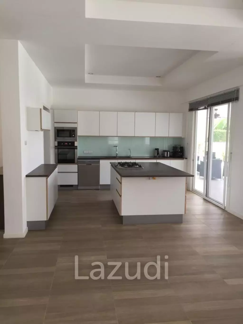 The View: Beautiful 3 Bedroom Pool Villa