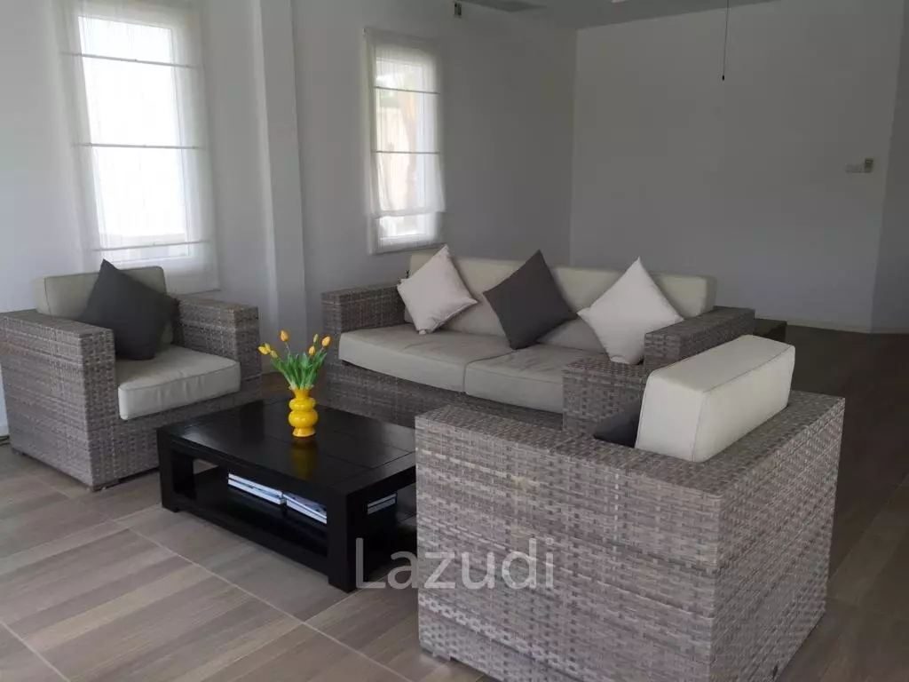 The View: Beautiful 3 Bedroom Pool Villa