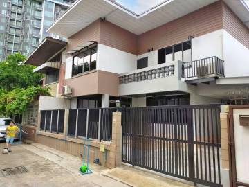 3 Bed 2 Bath 165 SQ.M Single house Ekkamai 12