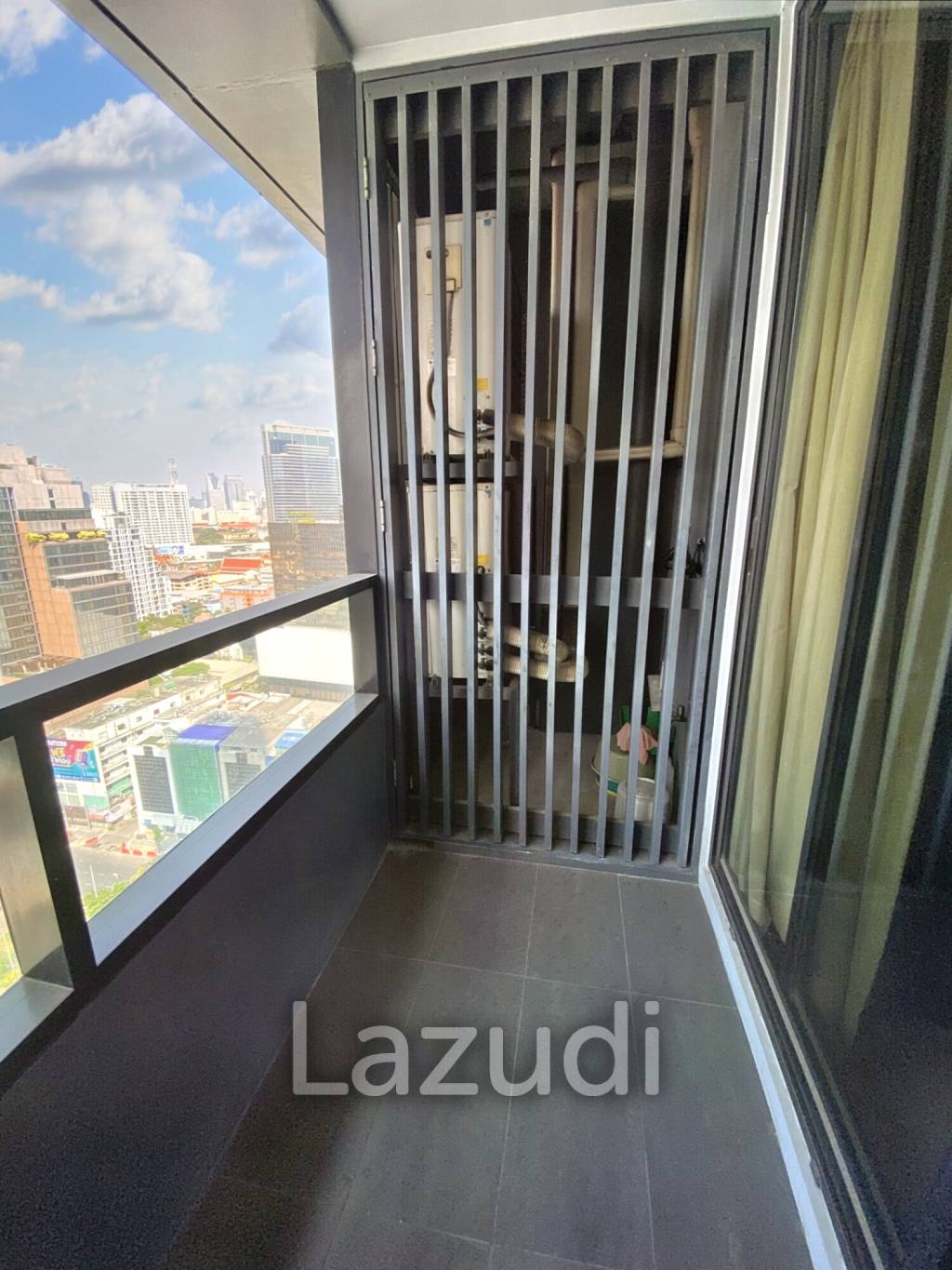 2 Bed 2 Bath 61 SQ.M M Silom