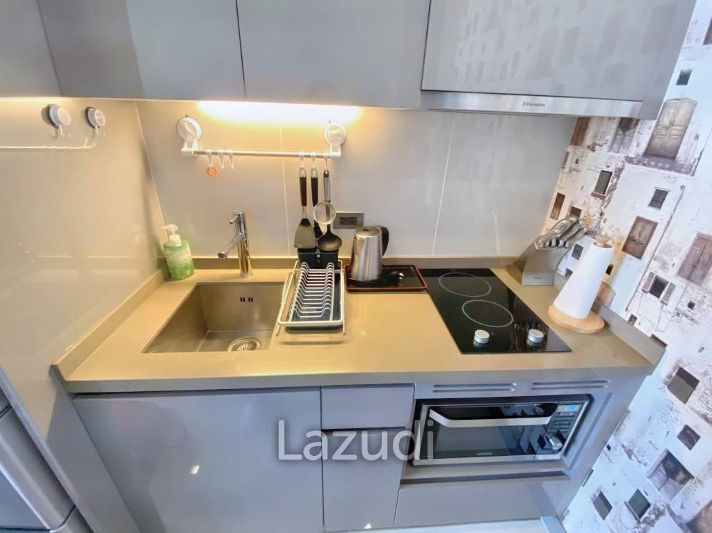 2 Bed 2 Bath 61 SQ.M M Silom