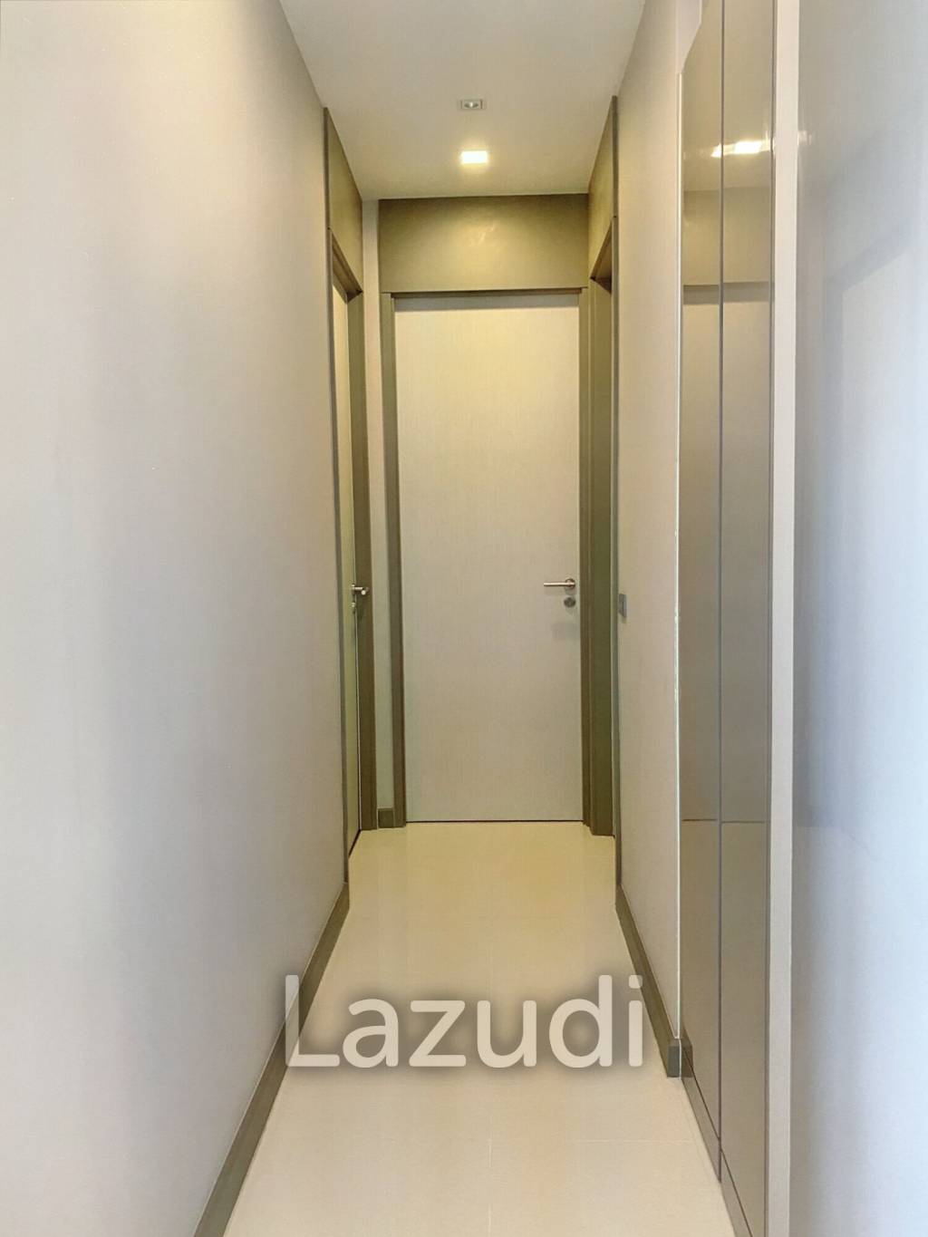 2 Bed 2 Bath 61 SQ.M M Silom