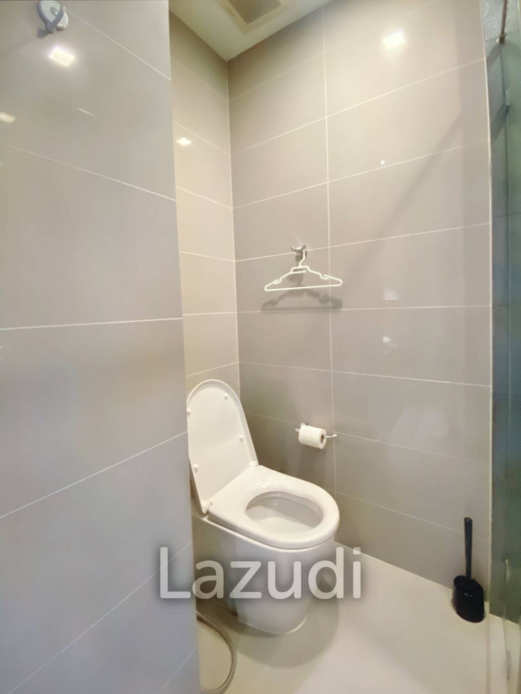 2 Bed 2 Bath 61 SQ.M M Silom