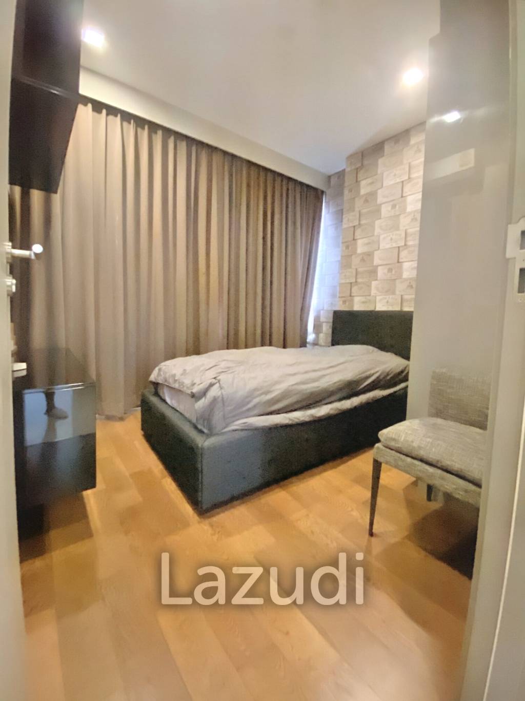 2 Bed 2 Bath 61 SQ.M M Silom