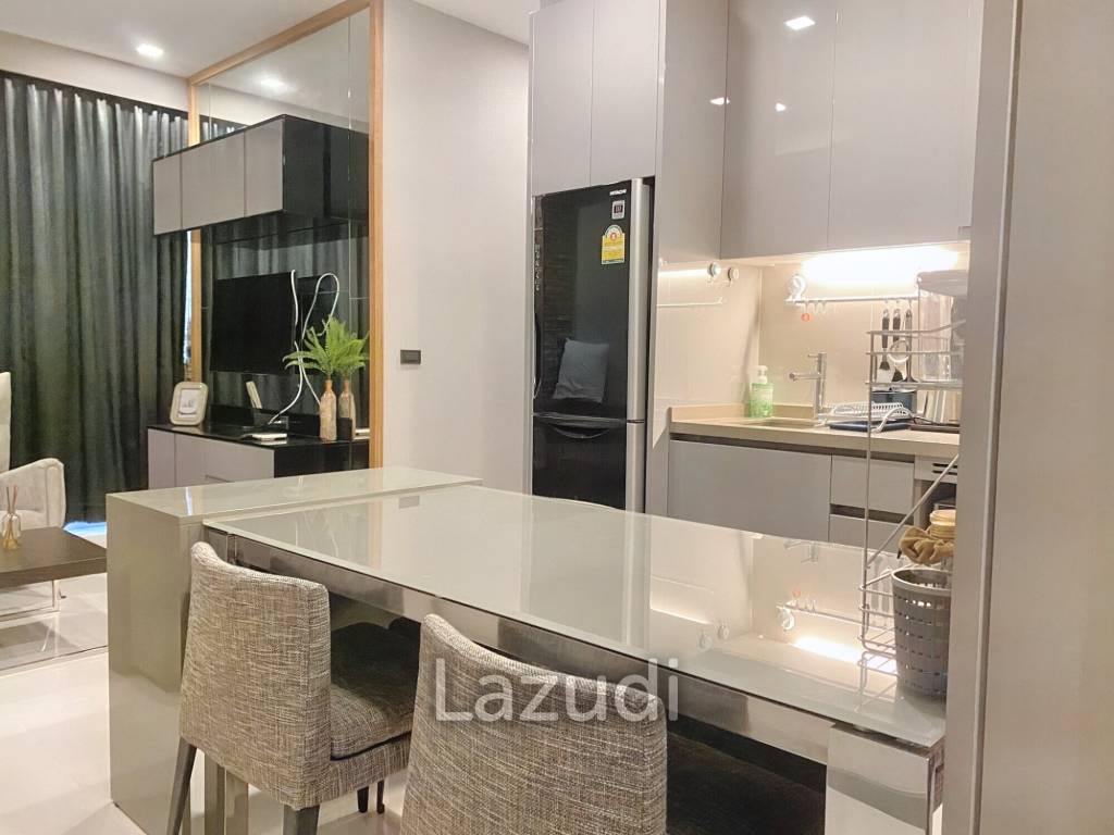 2 Bed 2 Bath 61 SQ.M M Silom