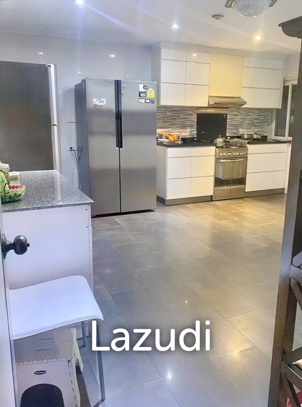 3 Bed 3 Bath 315 SQ.M Oriental Towers