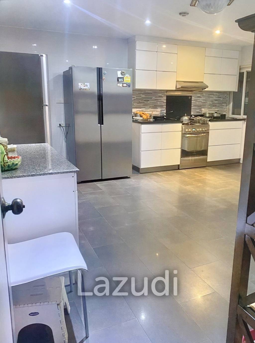 3 Bed 3 Bath 315 SQ.M Oriental Towers