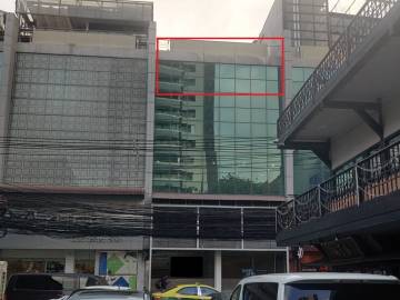 Top floor & Rooftop for Rent on Thong Lor Soi 13
