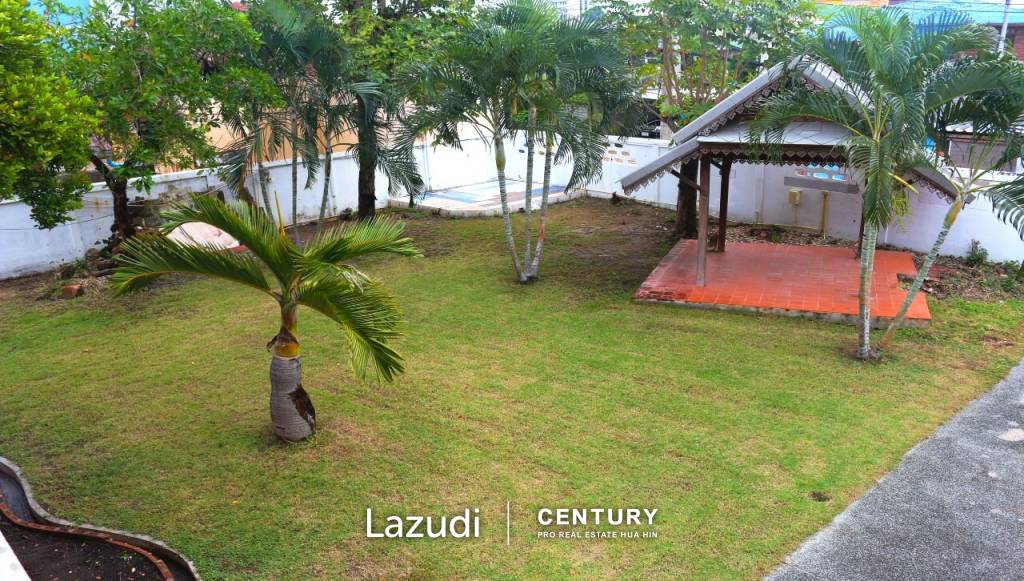 2 STOREY HOUSE  : 5  bed near the beach