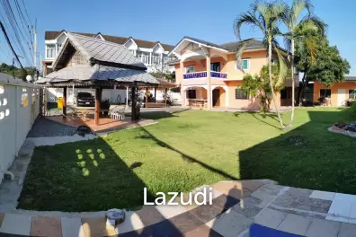 2 STOREY HOUSE  : 5  bed near the beach