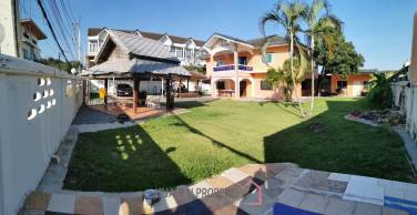 2 STOREY HOUSE  : 5  bed near the beach