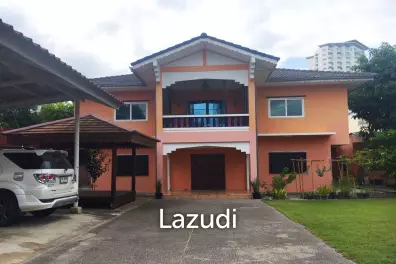 2 STOREY HOUSE  : 5  bed near the beach
