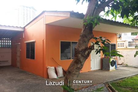 2 STOREY HOUSE  : 5  bed near the beach