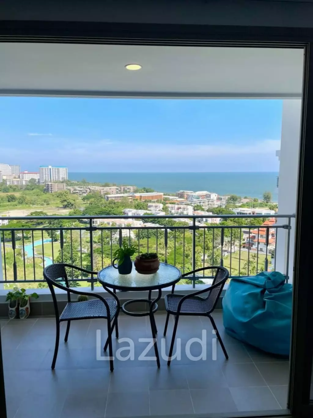 Boathouse: 3 Bedroom Condo with Amazing view.