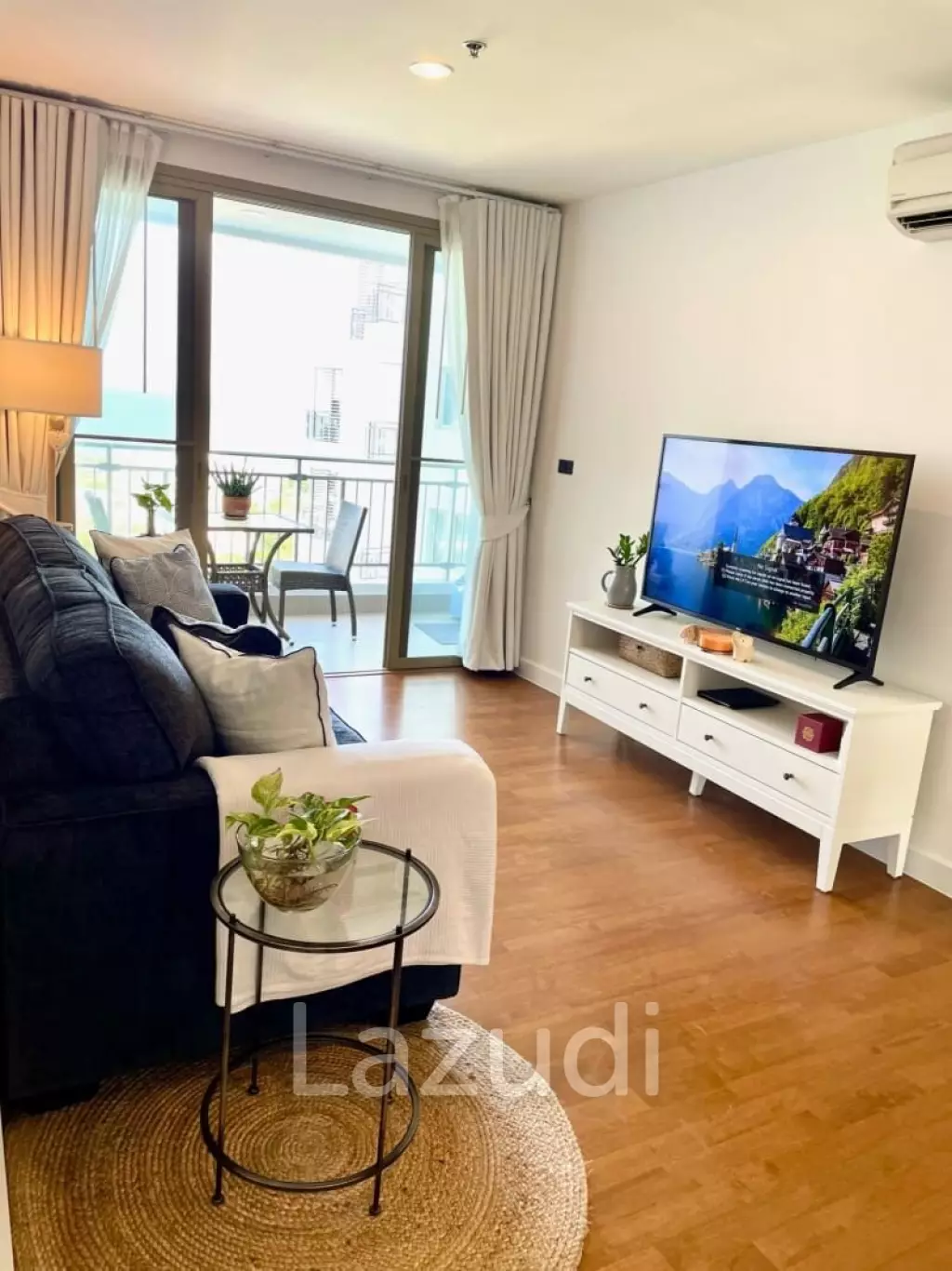 Boathouse: 3 Bedroom Condo with Amazing view.