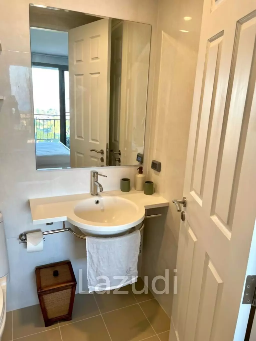 Boathouse: 3 Bedroom Condo with Amazing view.