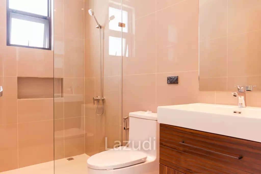 3 Bed 2 Bath 220.75 SQ.M. Pavilion Ville