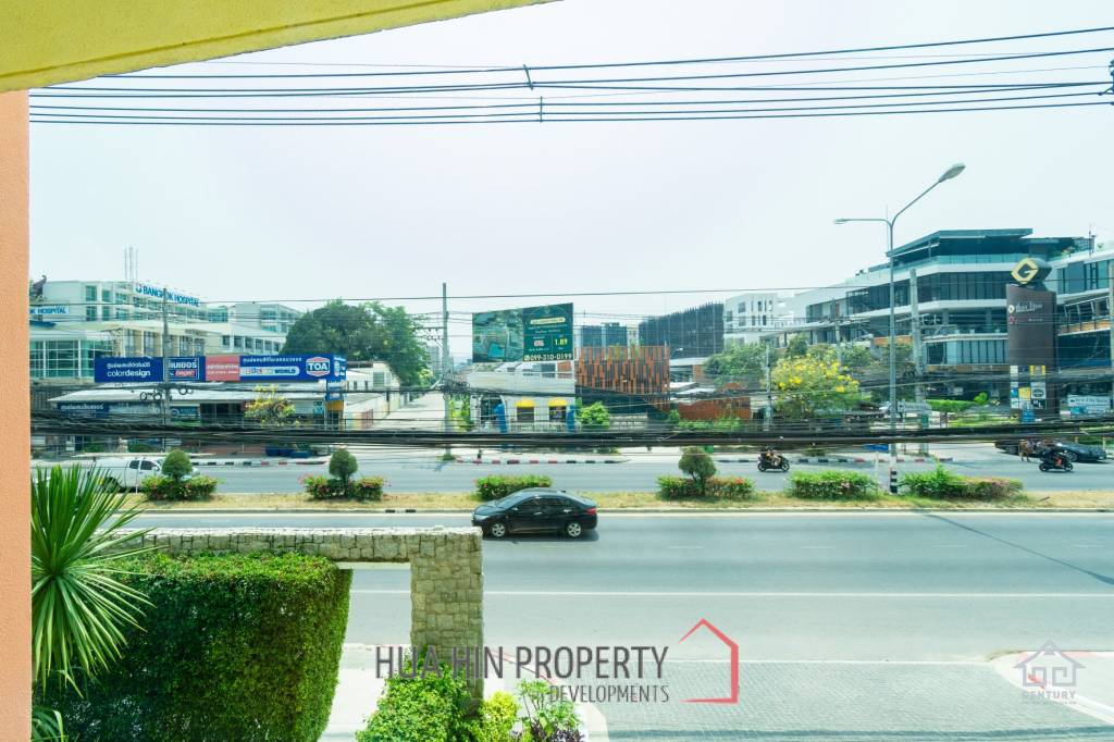 MYKONOS CONDO ( RENOVATED )  :  1 bed good located condo