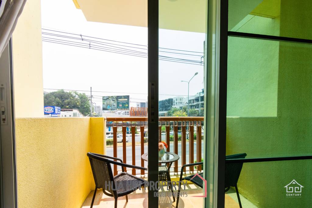 MYKONOS CONDO ( RENOVATED )  :  1 bed good located condo