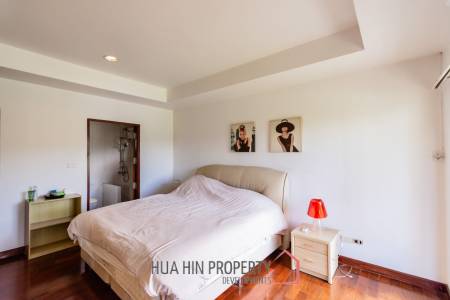 PALM HILLS CONDO : 2 bed with great mountain and canal view