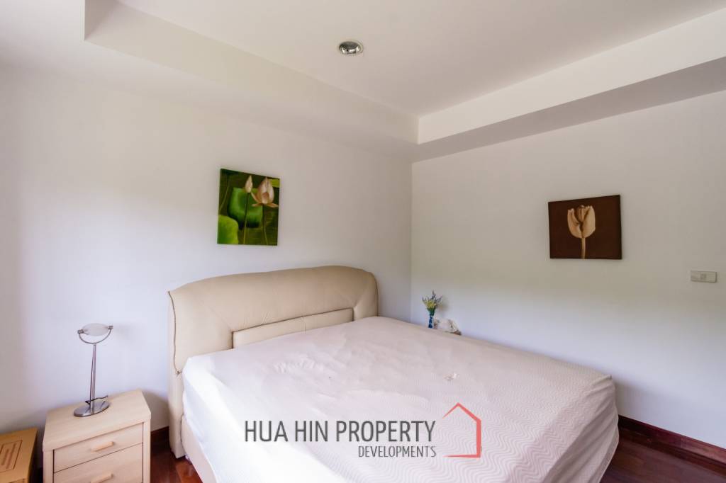 PALM HILLS CONDO : 2 bed with great mountain and canal view