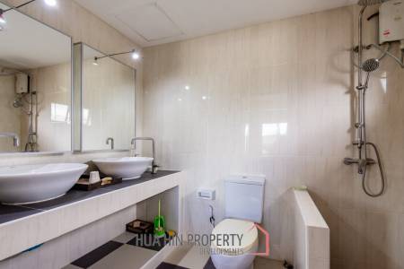 PALM HILLS CONDO : 2 bed with great mountain and canal view