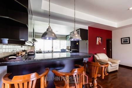 PALM HILLS CONDO : 2 bed with great mountain and canal view
