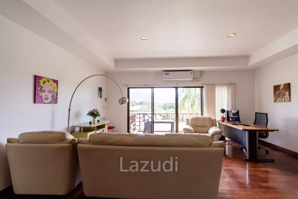 PALM HILLS CONDO : 2 bed with great mountain and canal view