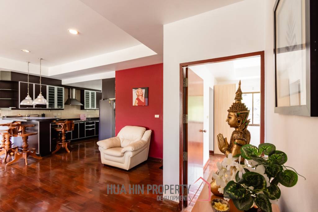 PALM HILLS CONDO : 2 bed with great mountain and canal view