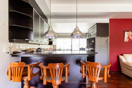 PALM HILLS CONDO : 2 bed with great mountain and canal view