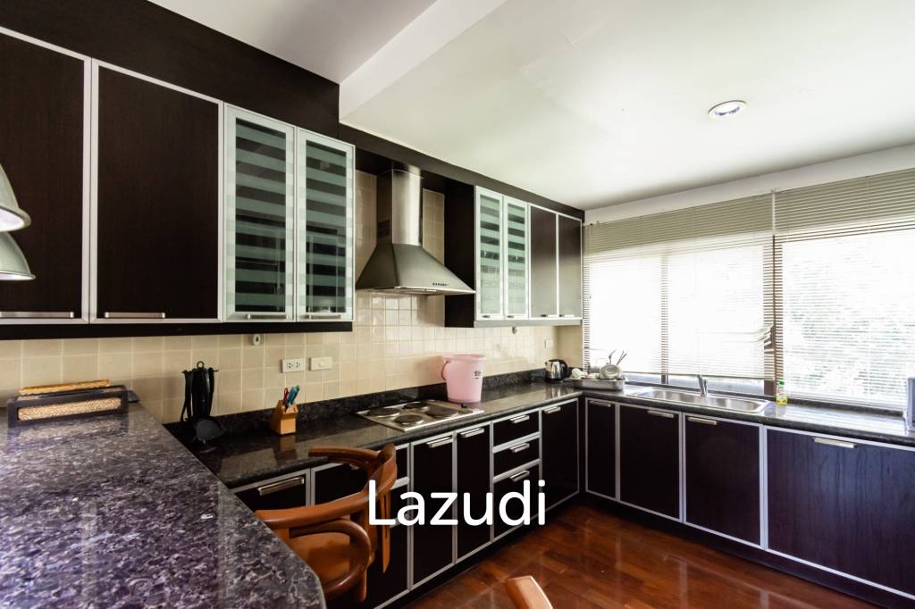 PALM HILLS CONDO : 2 bed with great mountain and canal view