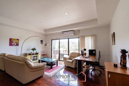 PALM HILLS CONDO : 2 bed with great mountain and canal view