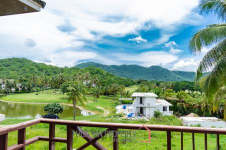 PALM HILLS CONDO : 2 bed with great mountain and canal view