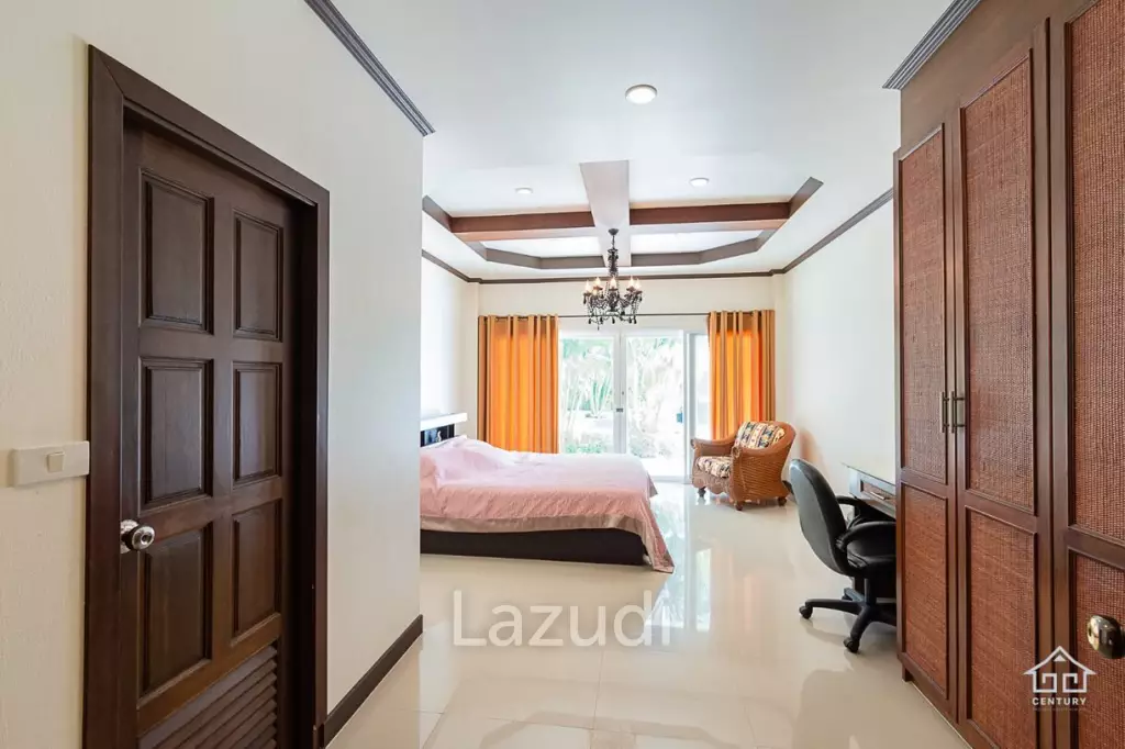 PALM HILLS : Luxurious 4 Bed Pool Villa with Stunning View
