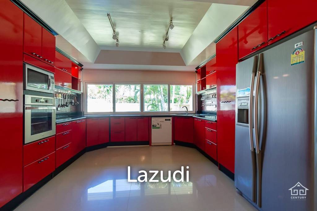 1,300 Sqm 4 Bed 5 Bath Villa For Sale