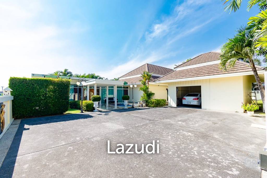 1,300 Sqm 4 Bed 5 Bath Villa For Sale