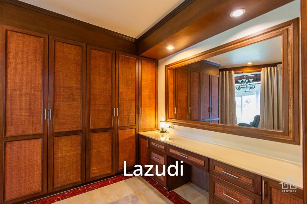 1,300 Sqm 4 Bed 5 Bath Villa For Sale